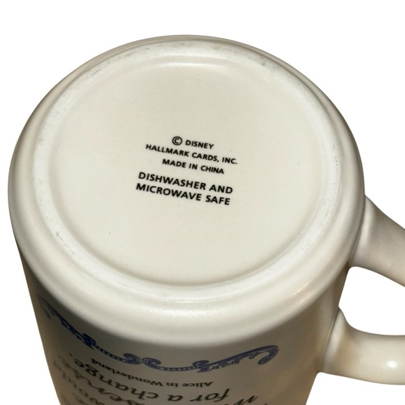 Disney Alice in Wonderland Mug - Picture 4 of 4